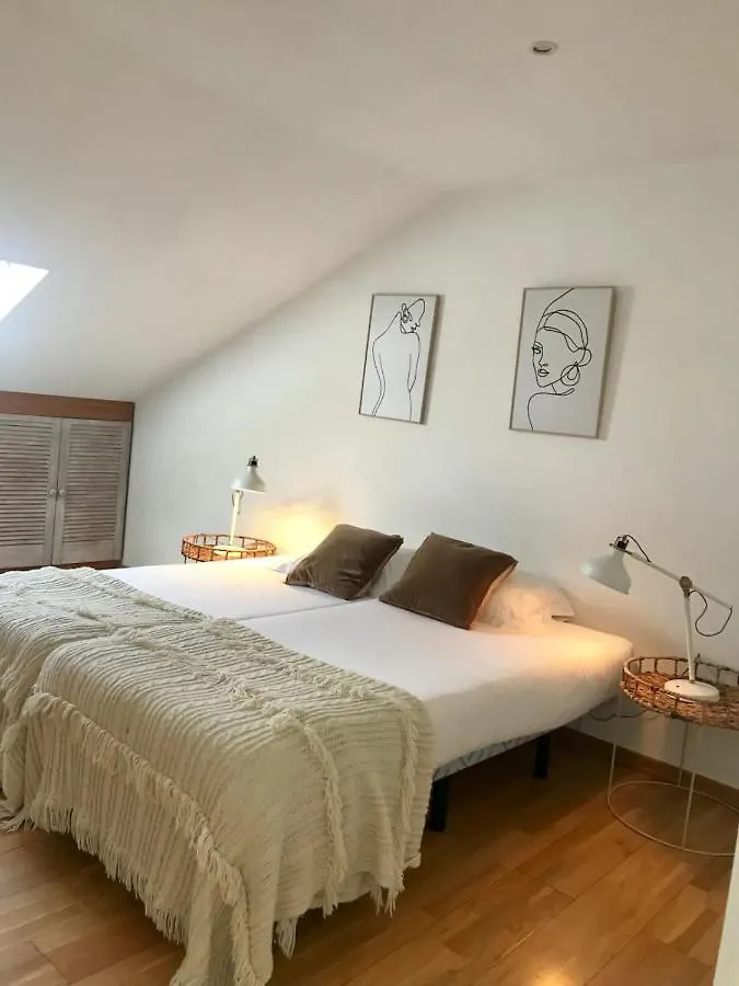 Beautiful 7 Bedroom Apartment In Лиссабон